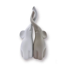 Carica l'immagine nel visualizzatore di Gallery, COPPIA ELEFANTI IN CERAMICA( CM. 33 H) (BN./TORT.OPACO,BN./GR.LUCIDO)