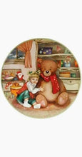 Carica l'immagine nel visualizzatore di Gallery, PIATTINO IN PORCELLANA "CUCCIOLI" ED.2025