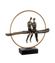 Carica l'immagine nel visualizzatore di Gallery, SCULTURA DECORATIVA "INNAMORATI" ( CM.39X9,5X36H)