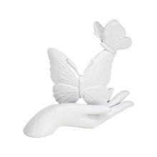 Carica l'immagine nel visualizzatore di Gallery, SCULTURA IN RESINA " IN UN BATTITO D'ALI" ) CM. 13 H VARI SOGGETTI