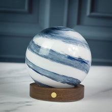 Carica l'immagine nel visualizzatore di Gallery, LAMPADA IN VETRO" ASTRAGLASS" CM. 12X13 (STELLAR OCEAN/POLAR CLOUD)