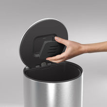 Carica l'immagine nel visualizzatore di Gallery, PATTUMIERA IN ACCIAIO " ARC" 30 LT.