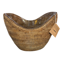 Carica l'immagine nel visualizzatore di Gallery, SECCHIO VINO IN RATTAN C/INSERTO ACRILICO "RADICI"( CM.36,5X27)