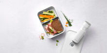Carica l'immagine nel visualizzatore di Gallery, LUNCH BOX SOTTOVUOTO IN PLASTICA" FRESH& SAVE" CM. 21 X 14 X9H ( PESO KG..0,45)