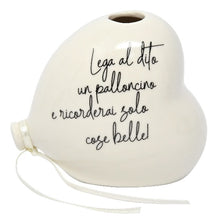 Carica l'immagine nel visualizzatore di Gallery, PROFUMATORE IN PORCELLANA "PALLONCINO CUORE" ( VARI COLORI) CM.8x5 X8h C/PROFUMO IN DOTAZIONE E BASTONCINI