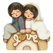 Carica l'immagine nel visualizzatore di Gallery, COPPIA SPOSINI " LOVE" CM.6,7X3X6,7 H