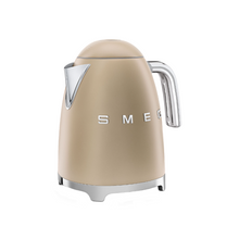 Carica l&#39;immagine nel visualizzatore di Gallery, BOLLITORE ELETTRICO 50&#39;s STYLE SMEG ( 22,6 x 17 x 24,8H - 1,7Lt.)
