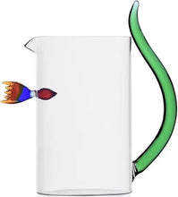 Carica l&#39;immagine nel visualizzatore di Gallery, BROCCA IN VETRO BOROSILICATO &quot; MARINE GARDEN&quot; LT.1,5 ( CM.10,8X10,8X21H)
