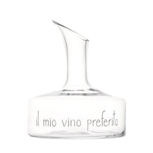 Carica l&#39;immagine nel visualizzatore di Gallery, DECANTER IN VETRO C/SCRITTA ( CM. 19X21H) LT.1,2
