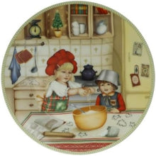 Carica l'immagine nel visualizzatore di Gallery, PIATTINO IN PORCELLANA "CUCCIOLI" ED.2025
