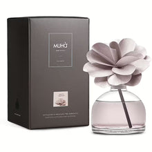 Carica l'immagine nel visualizzatore di Gallery, PROFUMATORE PER AMBIENTE "FLOWER"C/FIORE IN LEGNO DI BETULLA ML200
