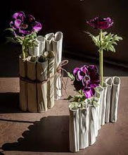Carica l&#39;immagine nel visualizzatore di Gallery, VASO 3 D &quot;COMPOSTO&quot; IN CERAMICA CM.20X15X32H

