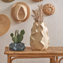Carica l&#39;immagine nel visualizzatore di Gallery, VASO IN CERAMICA &quot; MARE D&#39;AMARE&quot;CM.30H
