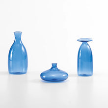 Carica l&#39;immagine nel visualizzatore di Gallery, VASETTO IN VETRO &quot; UN FIORE&quot;
