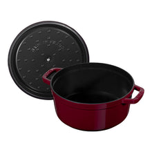 Carica l&#39;immagine nel visualizzatore di Gallery, COCOTTE IN GHISA CM. 26 LT.5,2 COLORE BORDEAUX ( STAUB)
