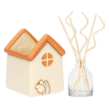 Carica l&#39;immagine nel visualizzatore di Gallery, PORTADIFFUSORE IN CERAMICA &quot; CASETTA CON TULIPANO&quot;( CM.10,3 x 10,9 x 13,6 )
