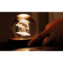 Carica l&#39;immagine nel visualizzatore di Gallery, LAMPADA &quot; AMBER CRYSTAL 3D&quot; ( SAILING/JUMPING)
